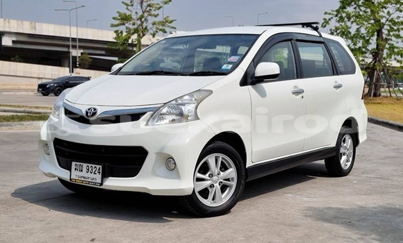 ซื้อ รถมือสอง Toyota Avanza ขาว รถยนต์ ใน %{เมือง} ใน กรุงเทพมหานคร