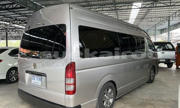ซื้อ รถมือสอง Toyota Commuter เงิน รถยนต์ ใน %{เมือง} ใน กรุงเทพมหานคร ซื้อ รถมือสอง Toyota Commuter เงิน รถยนต์ ใน %{เมือง} ใน กรุงเทพมหานคร