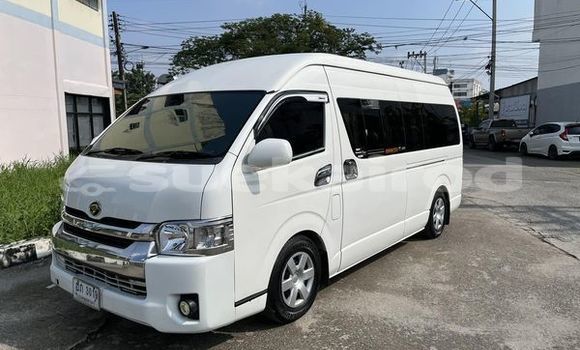 Buy Used Toyota Commuter White Car in Bangkok in Bangkok
