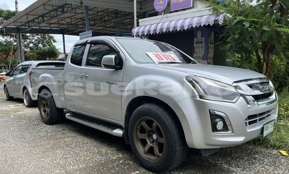 ซื้อ รถมือสอง Isuzu D-Max เงิน รถยนต์ ใน %{เมือง} ใน กรุงเทพมหานคร