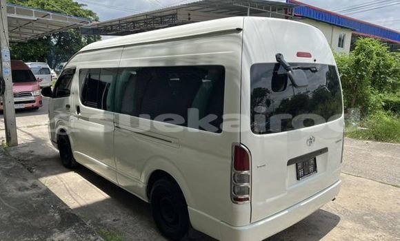 ซื้อ รถมือสอง Toyota Commuter ขาว รถยนต์ ใน %{เมือง} ใน กรุงเทพมหานคร ซื้อ รถมือสอง Toyota Commuter ขาว รถยนต์ ใน %{เมือง} ใน กรุงเทพมหานคร