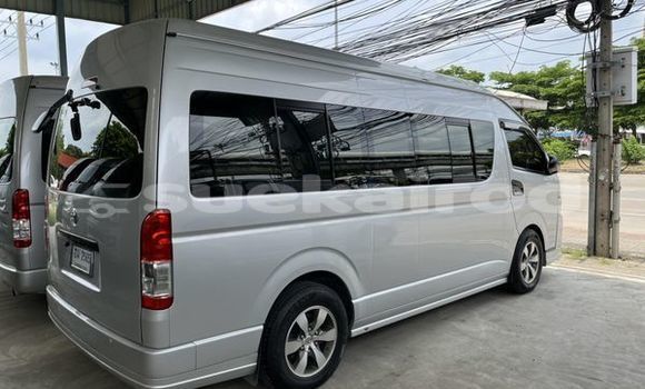 ซื้อ รถมือสอง Toyota Commuter เงิน รถยนต์ ใน %{เมือง} ใน กรุงเทพมหานคร ซื้อ รถมือสอง Toyota Commuter เงิน รถยนต์ ใน %{เมือง} ใน กรุงเทพมหานคร