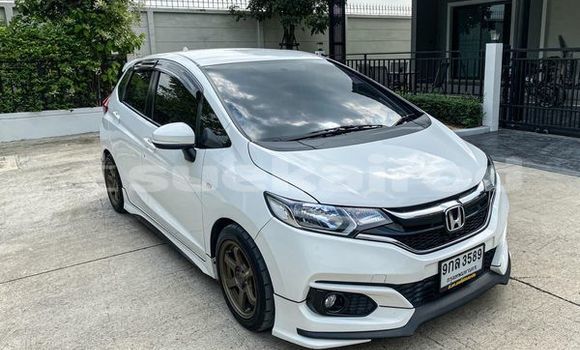 Buy Used Honda Jazz White Car in Bangkok in Bangkok