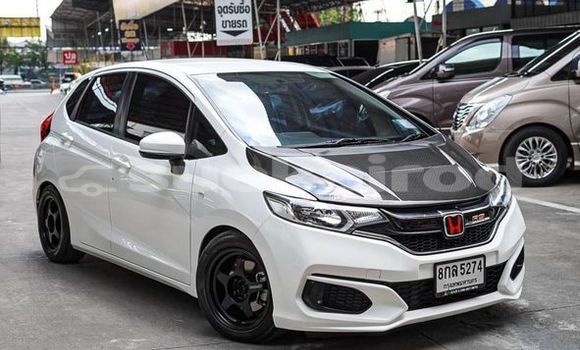 Buy Used Honda Jazz White Car in Bangkok in Bangkok