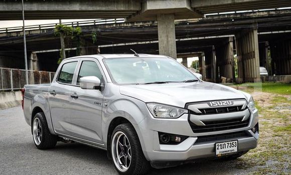 ซื้อ รถมือสอง Isuzu D-Max เงิน รถยนต์ ใน %{เมือง} ใน กรุงเทพมหานคร