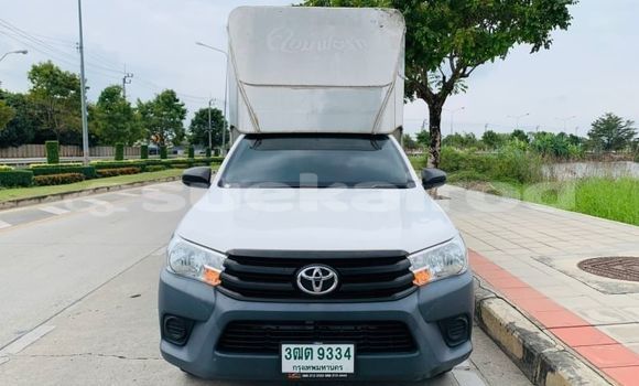 Buy Used Toyota Hiluxe Revo White Car in Bangkok in Bangkok Buy Used Toyota Hiluxe Revo White Car in Bangkok in Bangkok