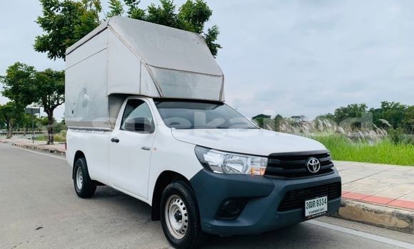 Buy Used Toyota Hiluxe Revo White Car in Bangkok in Bangkok Buy Used Toyota Hiluxe Revo White Car in Bangkok in Bangkok