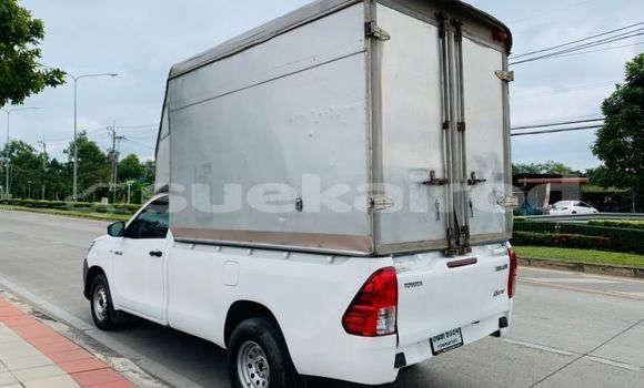 Buy Used Toyota Hiluxe Revo White Car in Bangkok in Bangkok Buy Used Toyota Hiluxe Revo White Car in Bangkok in Bangkok