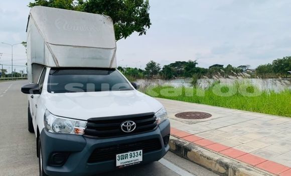 Buy Used Toyota Hiluxe Revo White Car in Bangkok in Bangkok Buy Used Toyota Hiluxe Revo White Car in Bangkok in Bangkok