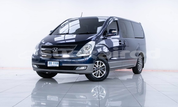 ซื้อ รถมือสอง Hyundai H1 สีน้ำเงิน รถยนต์ ใน %{เมือง} ใน กรุงเทพมหานคร