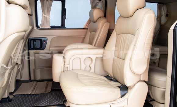 Buy Used Hyundai H1 Blue Car in Bangkok in Bangkok Buy Used Hyundai H1 Blue Car in Bangkok in Bangkok