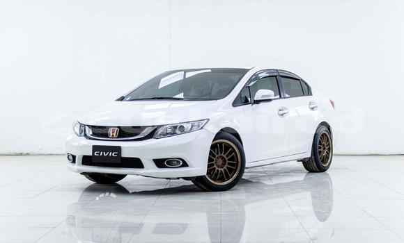 ซื้อ รถมือสอง Honda Civic ขาว รถยนต์ ใน %{เมือง} ใน กรุงเทพมหานคร