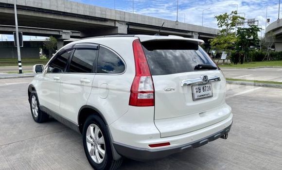 ซื้อ รถมือสอง Honda CR-V ขาว รถยนต์ ใน %{เมือง} ใน กรุงเทพมหานคร