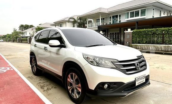 Buy Used Honda CR-V White Car in Bangkok in Bangkok Buy Used Honda CR-V White Car in Bangkok in Bangkok