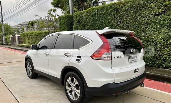 Buy Used Honda CR-V White Car in Bangkok in Bangkok Buy Used Honda CR-V White Car in Bangkok in Bangkok