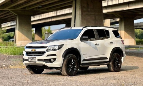 Buy Used Chevrolet TrailBlazer White Car in Bangkok in Bangkok
