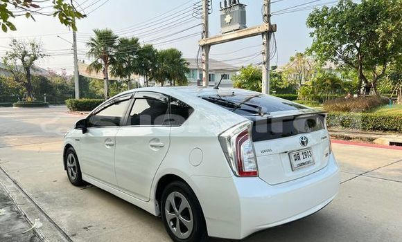 Buy Used Toyota Prius White Car in Bangkok in Bangkok Buy Used Toyota Prius White Car in Bangkok in Bangkok