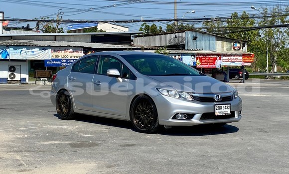 ซื้อ รถมือสอง Honda Civic อื่น ๆ รถยนต์ ใน %{เมือง} ใน กรุงเทพมหานคร