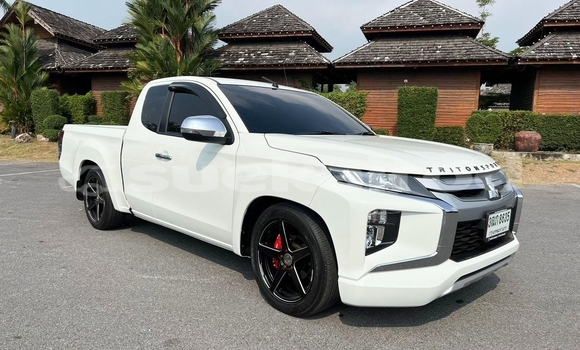 Buy Used Mitsubishi Triton White Car in Bangkok in Bangkok