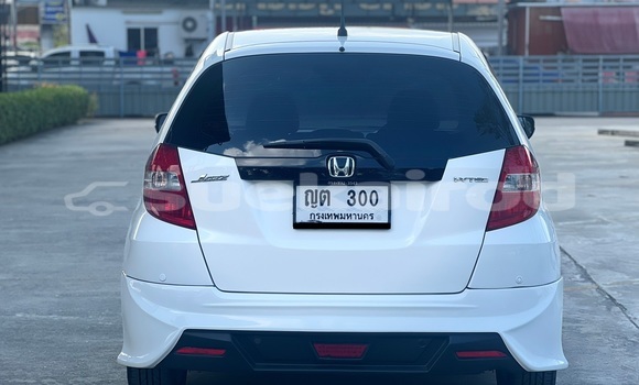 Buy Used Honda Jazz White Car in Bangkok in Bangkok Buy Used Honda Jazz White Car in Bangkok in Bangkok