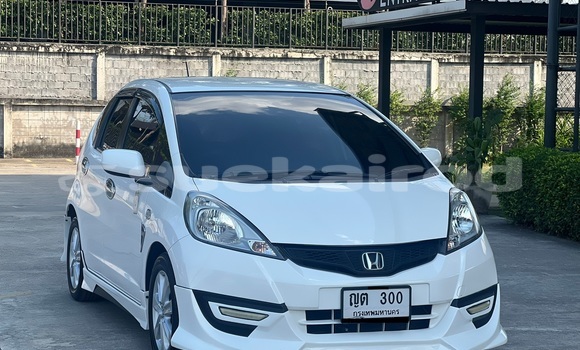 Buy Used Honda Jazz White Car in Bangkok in Bangkok Buy Used Honda Jazz White Car in Bangkok in Bangkok