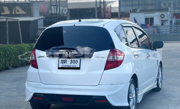 Buy Used Honda Jazz White Car in Bangkok in Bangkok Buy Used Honda Jazz White Car in Bangkok in Bangkok