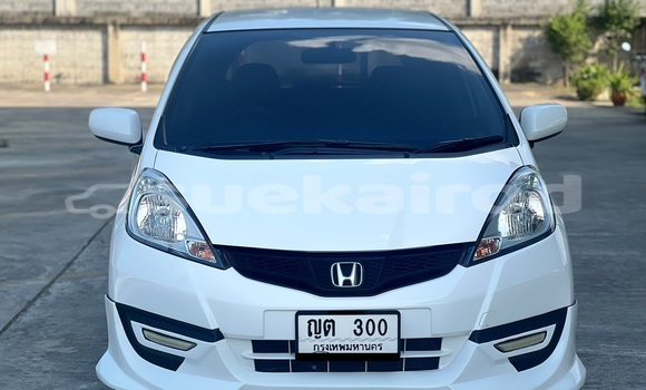 Buy Used Honda Jazz White Car in Bangkok in Bangkok Buy Used Honda Jazz White Car in Bangkok in Bangkok