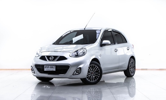 ซื้อ รถมือสอง Nissan March เงิน รถยนต์ ใน %{เมือง} ใน กรุงเทพมหานคร