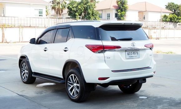 ซื้อ รถมือสอง Toyota Fortuner ขาว รถยนต์ ใน %{เมือง} ใน กรุงเทพมหานคร ซื้อ รถมือสอง Toyota Fortuner ขาว รถยนต์ ใน %{เมือง} ใน กรุงเทพมหานคร