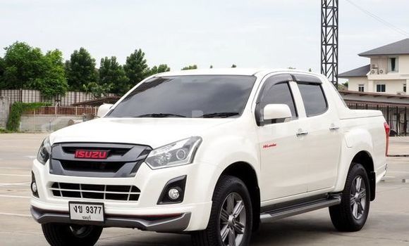 ซื้อ รถมือสอง Isuzu D-Max ขาว รถยนต์ ใน %{เมือง} ใน กรุงเทพมหานคร