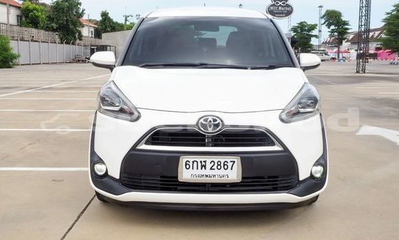 ซื้อ รถมือสอง Toyota Sienta ขาว รถยนต์ ใน %{เมือง} ใน กรุงเทพมหานคร ซื้อ รถมือสอง Toyota Sienta ขาว รถยนต์ ใน %{เมือง} ใน กรุงเทพมหานคร