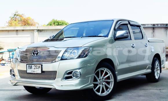 ซื้อ รถมือสอง Toyota Hiluxe VIGO อื่น ๆ รถยนต์ ใน %{เมือง} ใน กรุงเทพมหานคร