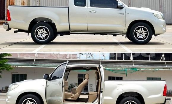 Buy Used Toyota Hiluxe VIGO Silver Car in Bangkok in Bangkok Buy Used Toyota Hiluxe VIGO Silver Car in Bangkok in Bangkok