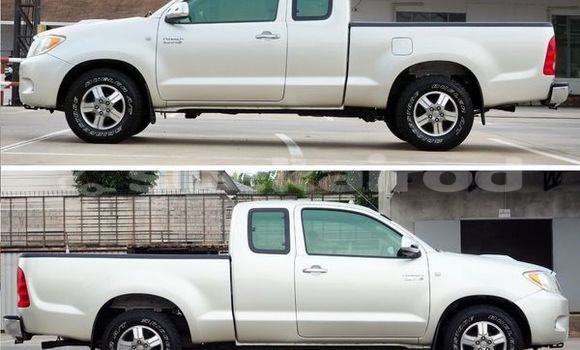 Buy Used Toyota Hiluxe VIGO Silver Car in Bangkok in Bangkok Buy Used Toyota Hiluxe VIGO Silver Car in Bangkok in Bangkok