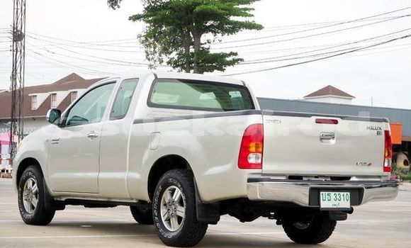 Buy Used Toyota Hiluxe VIGO Silver Car in Bangkok in Bangkok Buy Used Toyota Hiluxe VIGO Silver Car in Bangkok in Bangkok