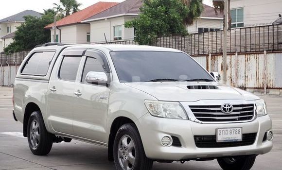 Buy Used Toyota Hiluxe VIGO Silver Car in Bangkok in Bangkok Buy Used Toyota Hiluxe VIGO Silver Car in Bangkok in Bangkok