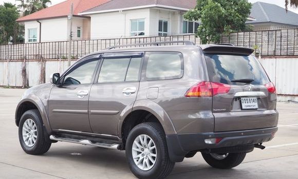 ซื้อ รถมือสอง Mitsubishi Pajero Sport สีน้ำตาล รถยนต์ ใน %{เมือง} ใน กรุงเทพมหานคร ซื้อ รถมือสอง Mitsubishi Pajero Sport สีน้ำตาล รถยนต์ ใน %{เมือง} ใน กรุงเทพมหานคร