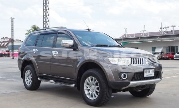ซื้อ รถมือสอง Mitsubishi Pajero Sport สีน้ำตาล รถยนต์ ใน %{เมือง} ใน กรุงเทพมหานคร ซื้อ รถมือสอง Mitsubishi Pajero Sport สีน้ำตาล รถยนต์ ใน %{เมือง} ใน กรุงเทพมหานคร