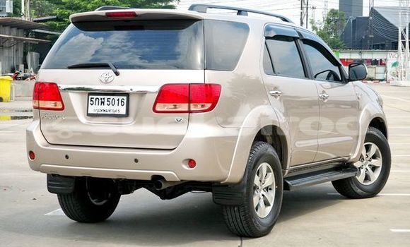 Buy Used Toyota Fortuner Silver Car in Bangkok in Bangkok Buy Used Toyota Fortuner Silver Car in Bangkok in Bangkok