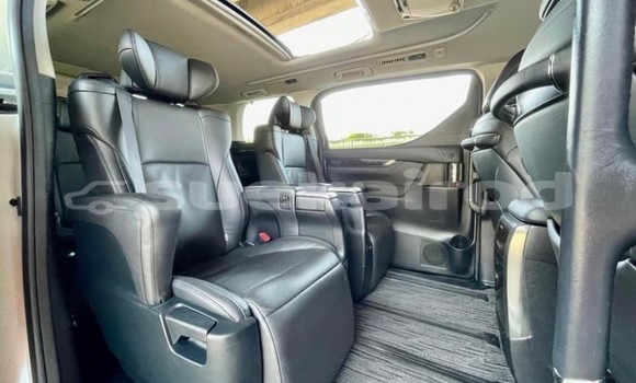 Buy Used Toyota Vellfire White Car in Bangkok in Bangkok Buy Used Toyota Vellfire White Car in Bangkok in Bangkok