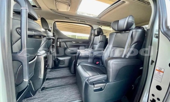 Buy Used Toyota Vellfire White Car in Bangkok in Bangkok Buy Used Toyota Vellfire White Car in Bangkok in Bangkok