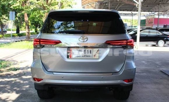 ซื้อ รถมือสอง Toyota Fortuner เงิน รถยนต์ ใน %{เมือง} ใน กรุงเทพมหานคร ซื้อ รถมือสอง Toyota Fortuner เงิน รถยนต์ ใน %{เมือง} ใน กรุงเทพมหานคร