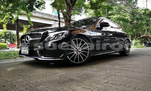 ซื้อ รถมือสอง Mercedes-Benz C-Classe สีดำ รถยนต์ ใน %{เมือง} ใน กรุงเทพมหานคร