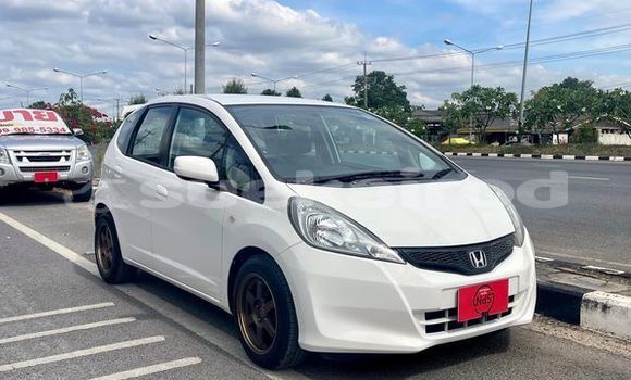 Buy Used Honda Jazz White Car in Bangkok in Bangkok Buy Used Honda Jazz White Car in Bangkok in Bangkok