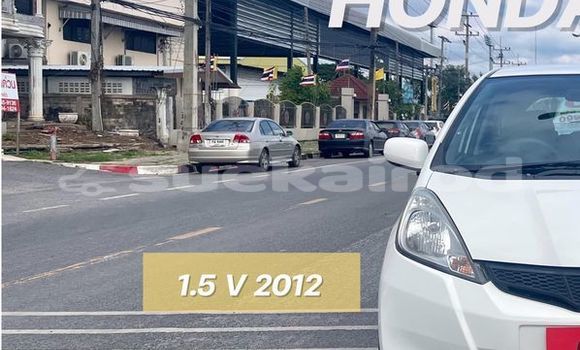 Buy Used Honda Jazz White Car in Bangkok in Bangkok Buy Used Honda Jazz White Car in Bangkok in Bangkok
