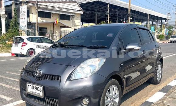 ซื้อ รถมือสอง Toyota Yaris สีดำ รถยนต์ ใน %{เมือง} ใน กรุงเทพมหานคร