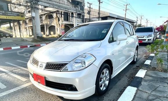 ซื้อ รถมือสอง Nissan Tiida ขาว รถยนต์ ใน %{เมือง} ใน กรุงเทพมหานคร