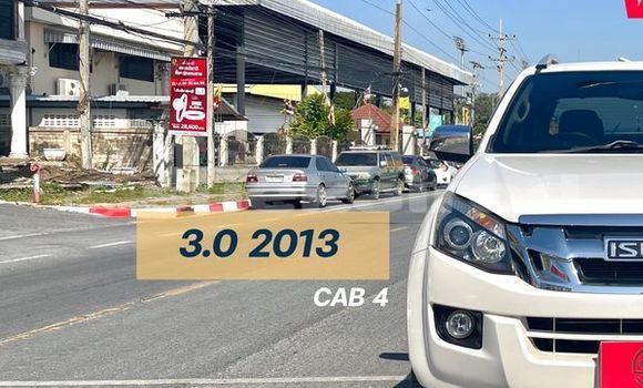 Buy Used Isuzu V-Cross 4x4 White Car in Bangkok in Bangkok Buy Used Isuzu V-Cross 4x4 White Car in Bangkok in Bangkok