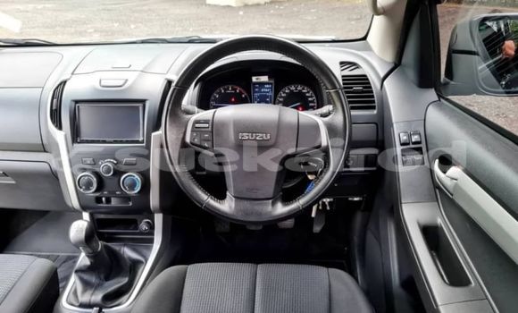 ซื้อ รถมือสอง Isuzu D-Max สีดำ รถยนต์ ใน %{เมือง} ใน กรุงเทพมหานคร ซื้อ รถมือสอง Isuzu D-Max สีดำ รถยนต์ ใน %{เมือง} ใน กรุงเทพมหานคร