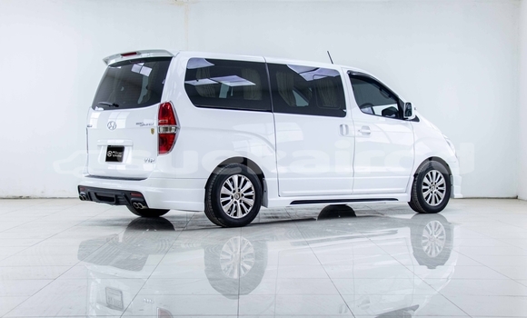 ซื้อ รถมือสอง Hyundai Grand Starex ขาว รถยนต์ ใน %{เมือง} ใน กรุงเทพมหานคร ซื้อ รถมือสอง Hyundai Grand Starex ขาว รถยนต์ ใน %{เมือง} ใน กรุงเทพมหานคร